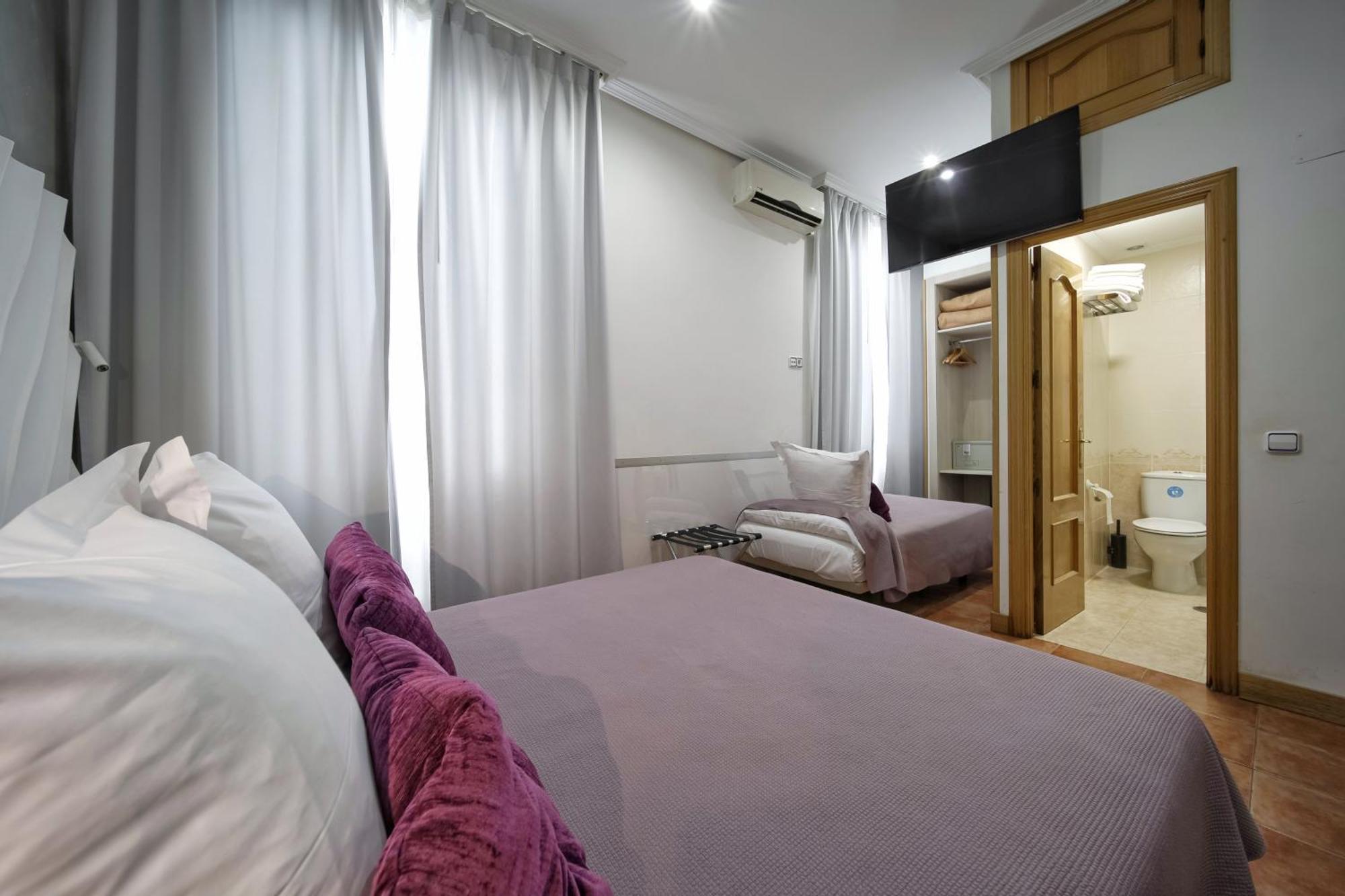 Hostal Las Fuentes (Adults Only) Madrid Buitenkant foto
