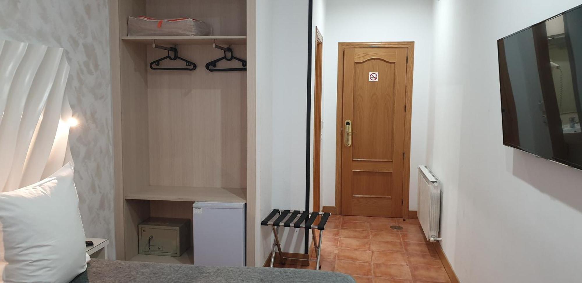 Hostal Las Fuentes (Adults Only) Madrid Buitenkant foto