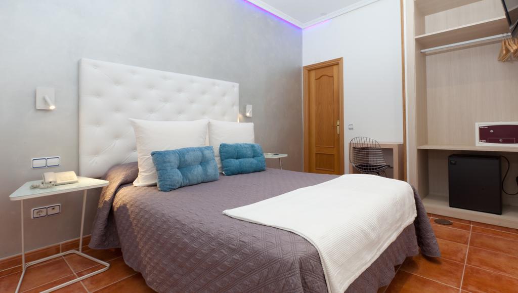 Hostal Las Fuentes (Adults Only) Madrid Buitenkant foto